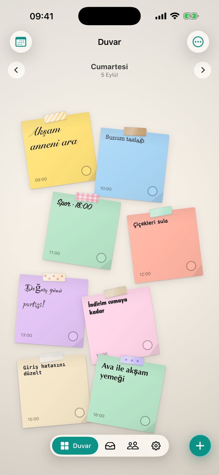 Keten duvarda sekiz farklı el yazısıyla not